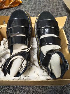 Clarissa patent sandals clearance