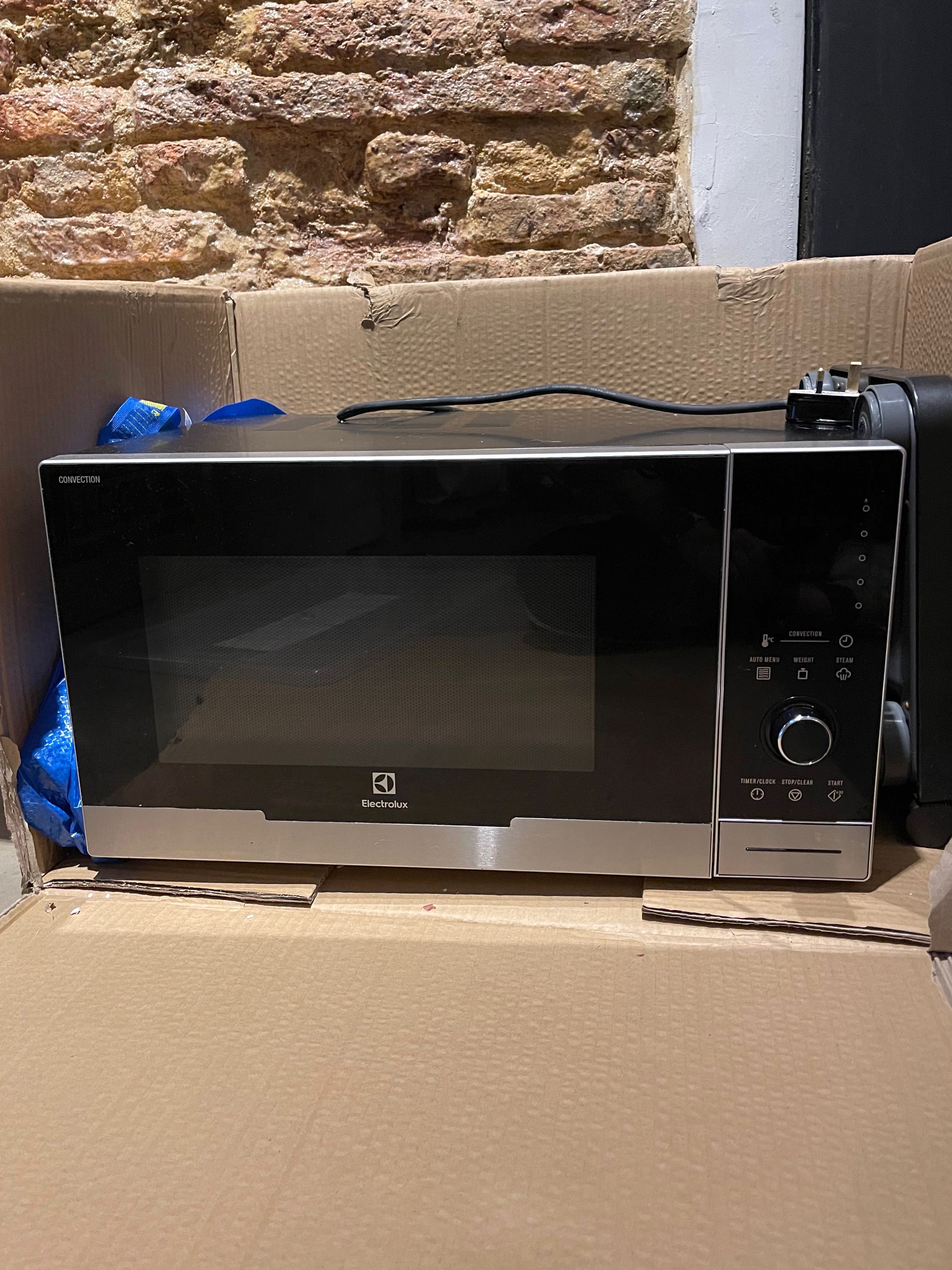 Electrolux Microwave Oven with Grill & Convection EMS3087X, TV & Home