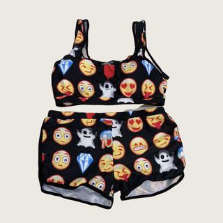 (Category: ) located in . Submitted by krixcloset (Listing ID 1116331476, Image 1). Description: .