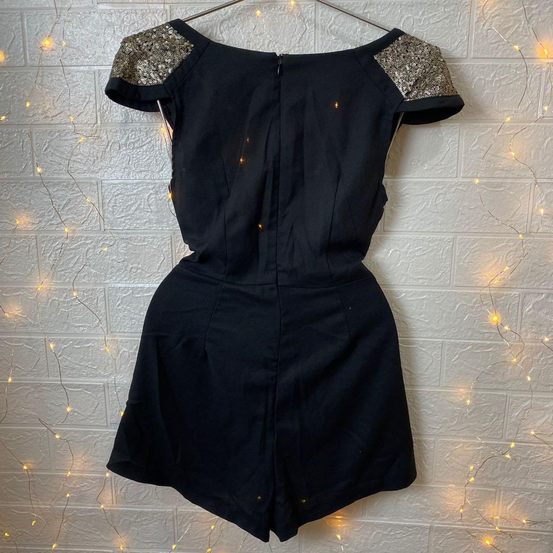 🌸INTO Capped sleeves romper (Category: Rompers) located in Dagupan City. Submitted by branded_forless (Listing ID 1116355164, Image 2). Description: Zip back✔️ Polyester✔️ Pockets Buttons Garterized Lining Adjustable strap Stretchable.