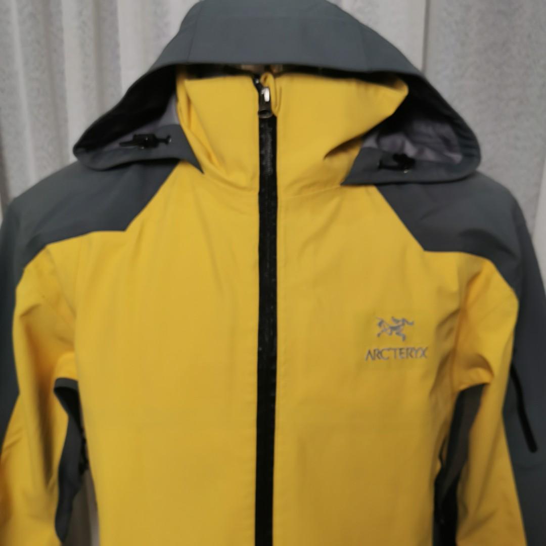 JAKET ARCTERYX BERHOODIE Men s Fashion Tops Sets Hoodies on