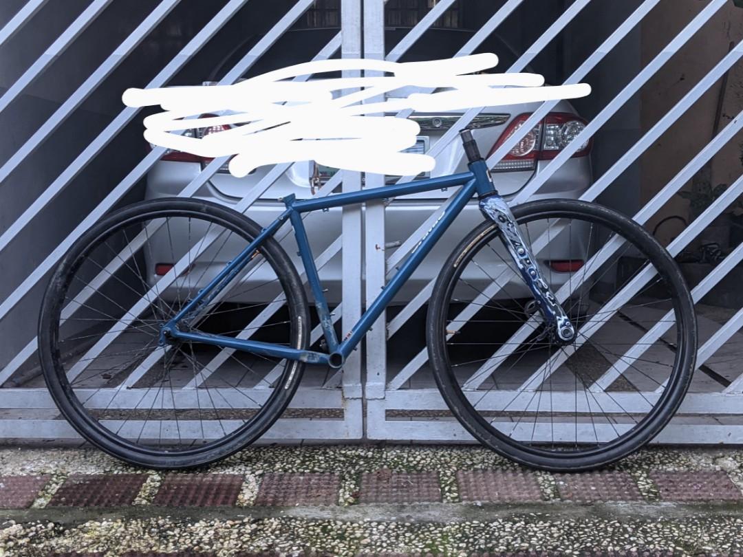 Gravel bike frame Frameset and wheelset Jamis Renegade Sports