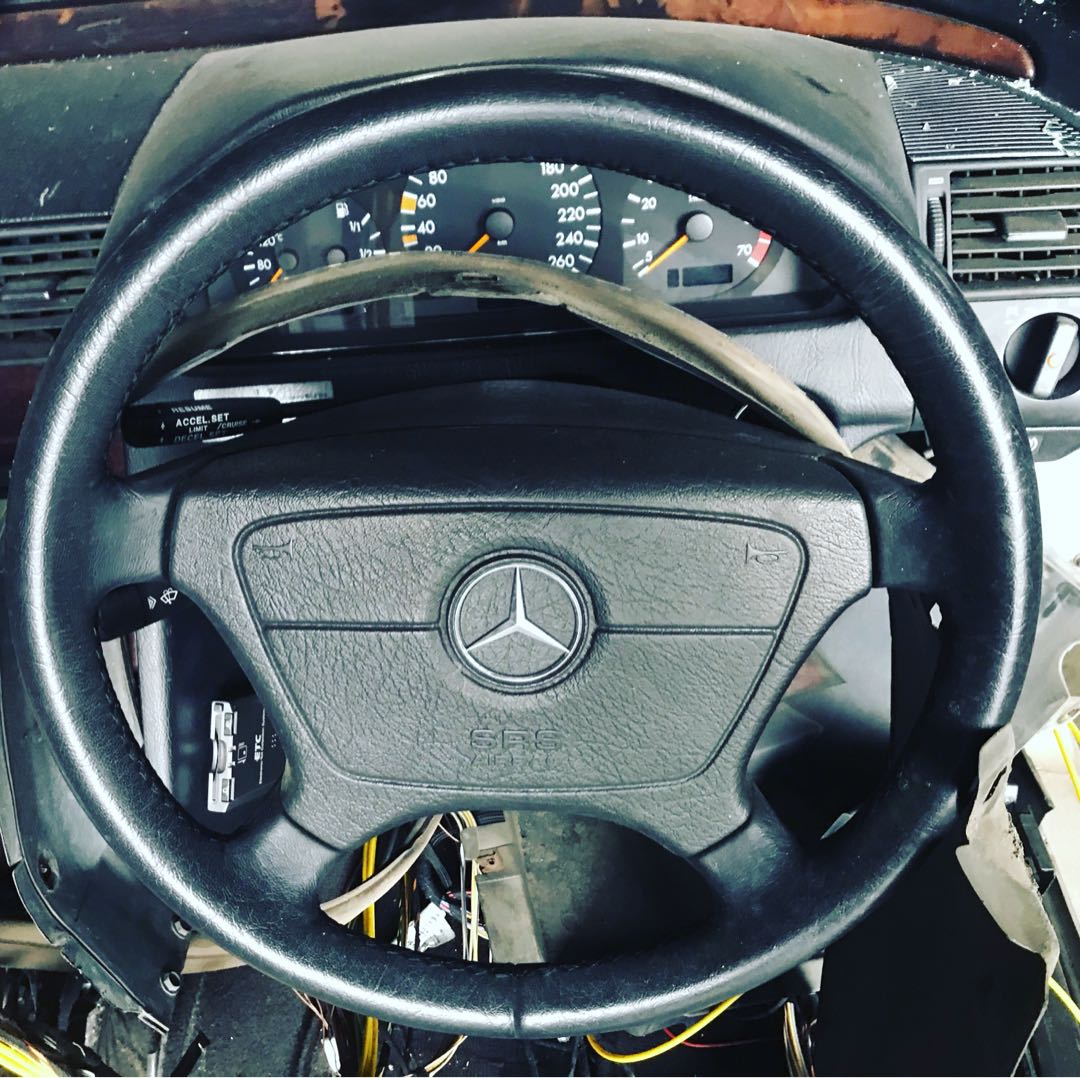 W202 hot sale steering wheel
