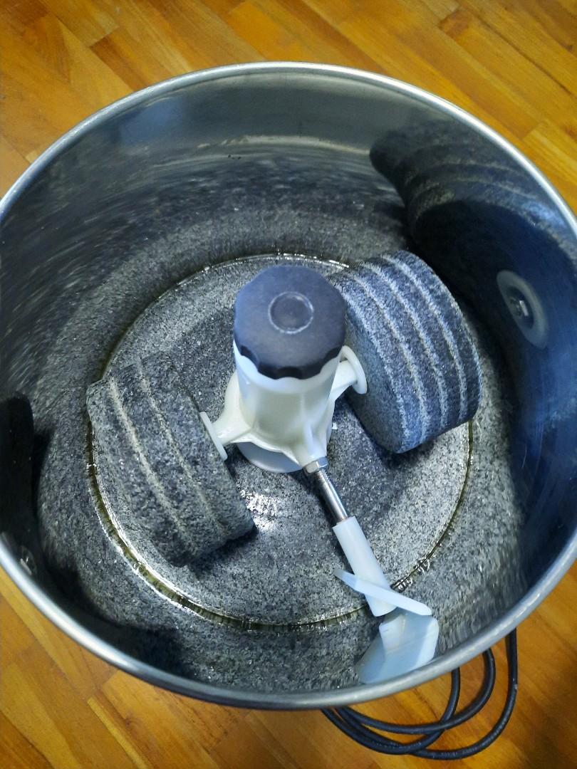 Premier 2 Litre Table top tilting grinder, TV & Home Appliances