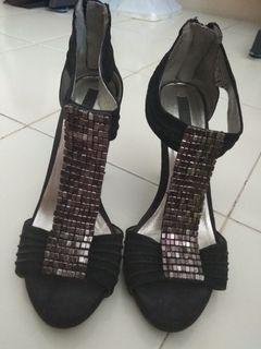 Sepatu high heels Rotelli