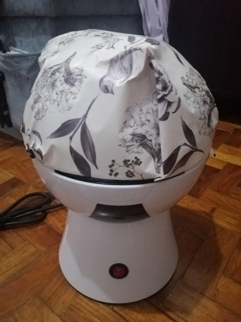 Soccer Ball popcorn maker good as new (Category: Other Kitchen Appliances) located in Las Pinas. Submitted by kmp1121 (Listing ID 1116405336, Image 3). Description: -I bought this pero biglang bumili sister ko ng microwave kaya di na nagamit -complete pa ng plastic and manual -soccer yung bowl talaga. tinakpan ko lang ng giftwrapper kasi ang boyish nung soccer and nilagay ko sa room ko -if interested, i can send a vid na working siya -see reviews
