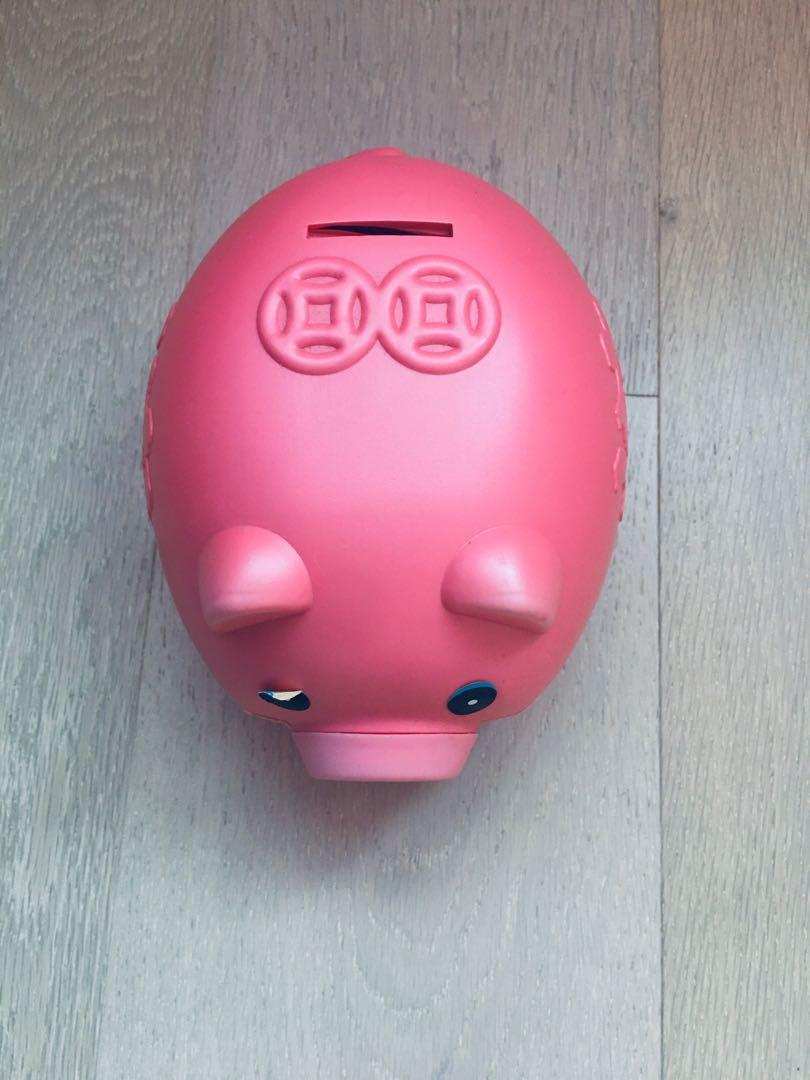 #豬仔錢罌 #豬錢罌 #童年回憶 #絕版玩具, 其他, 其他 - Carousell
