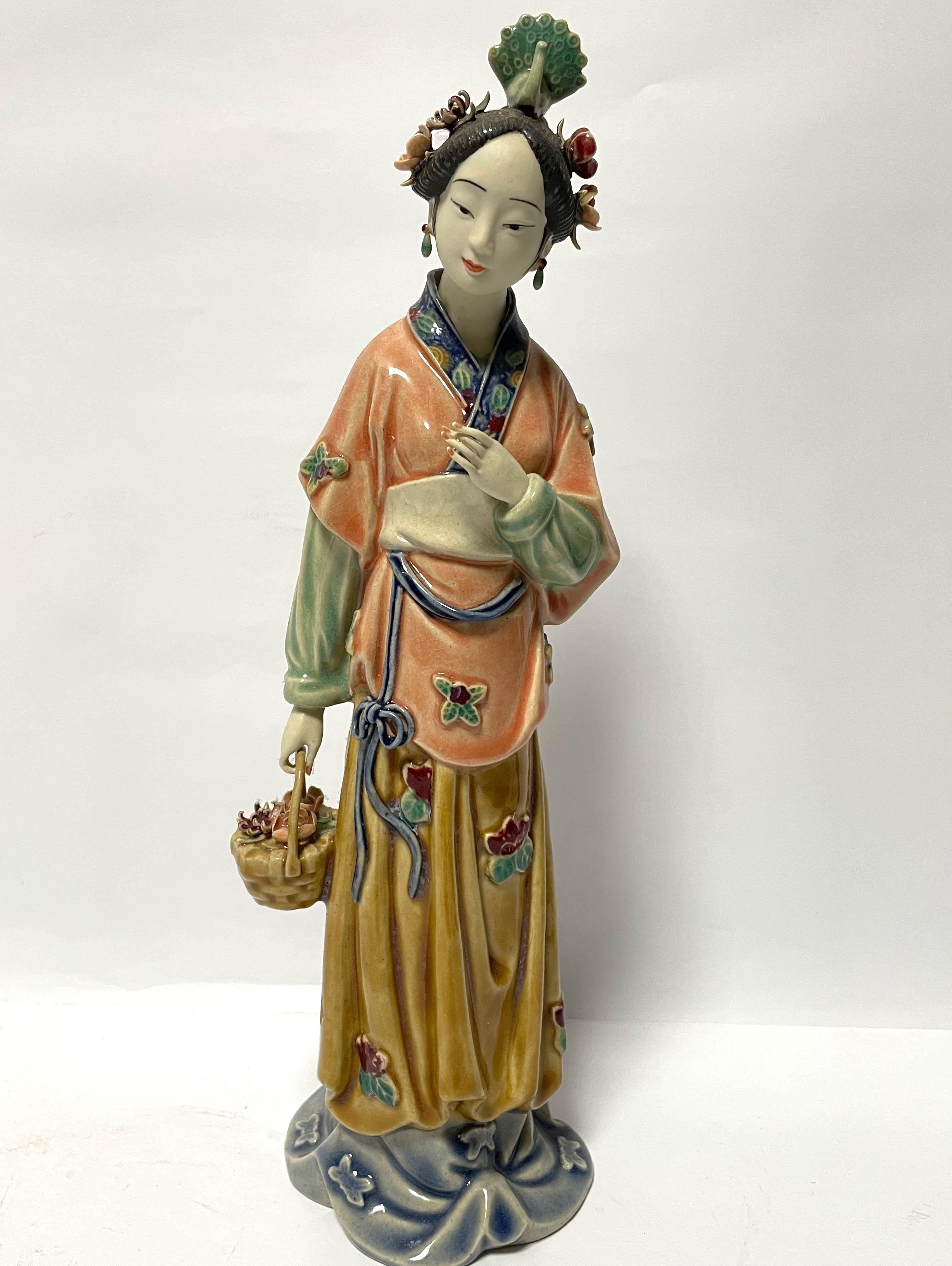 Ancient Chinese Shiwan Lady Porcelain Figurine statue 中国石湾陶瓷