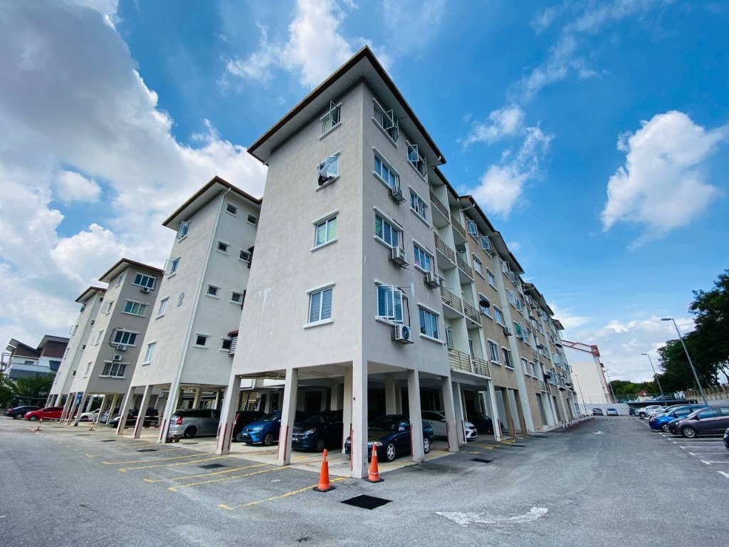 Apartment Seri Pegaga Seksyen U12 Shah Alam Level 4 Basic Furnish Property For Sale On Carousell