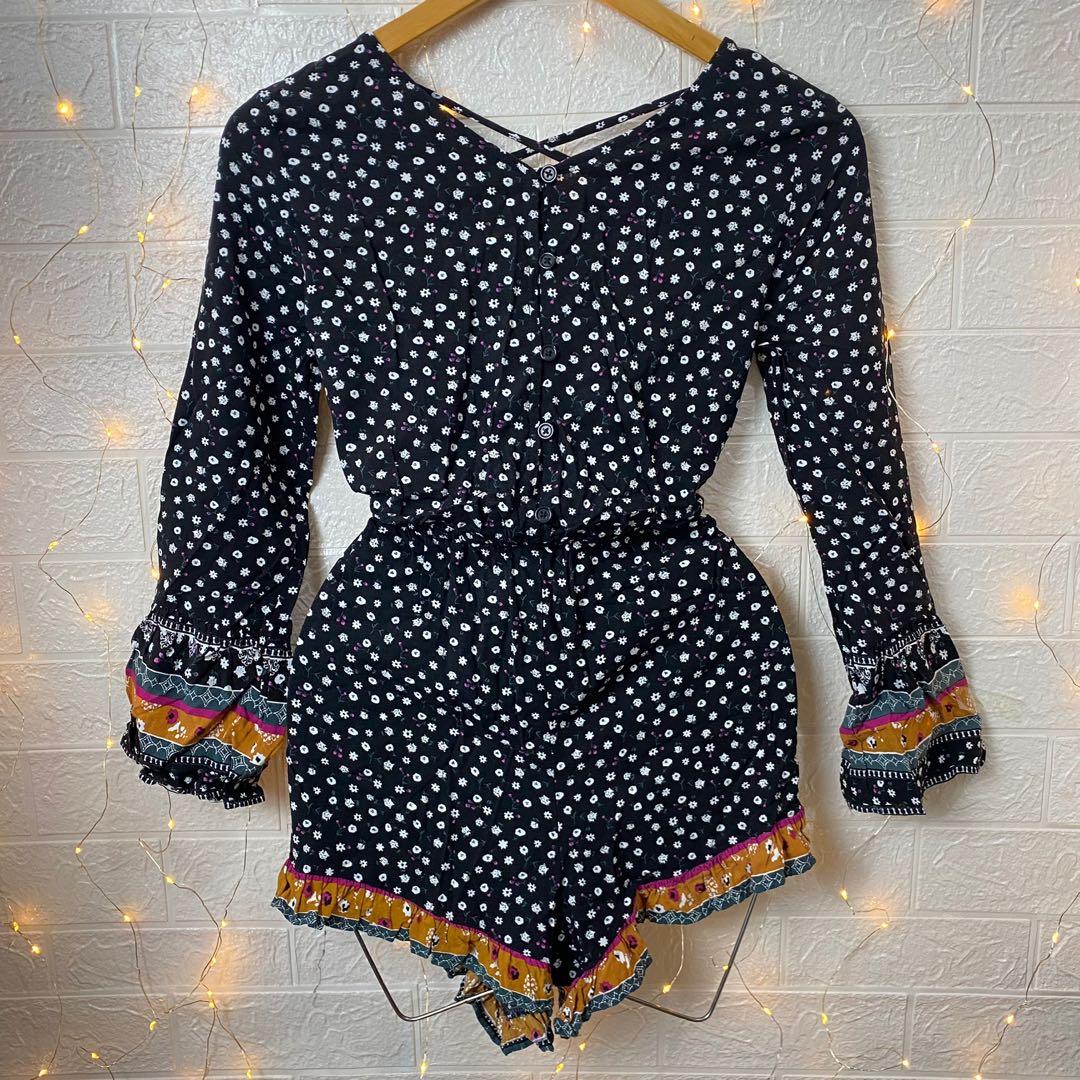 🌸ART CLASS ruffle romper (Category: Rompers) located in Dagupan City. Submitted by branded_forless (Listing ID 1116551591, Image 1). Description: Waistline(inches when laid flat): 24-30 Cotton ✔️ Pockets Buttons ✔️ Garterized✔️ Lining Adjustable strap Stretchable .