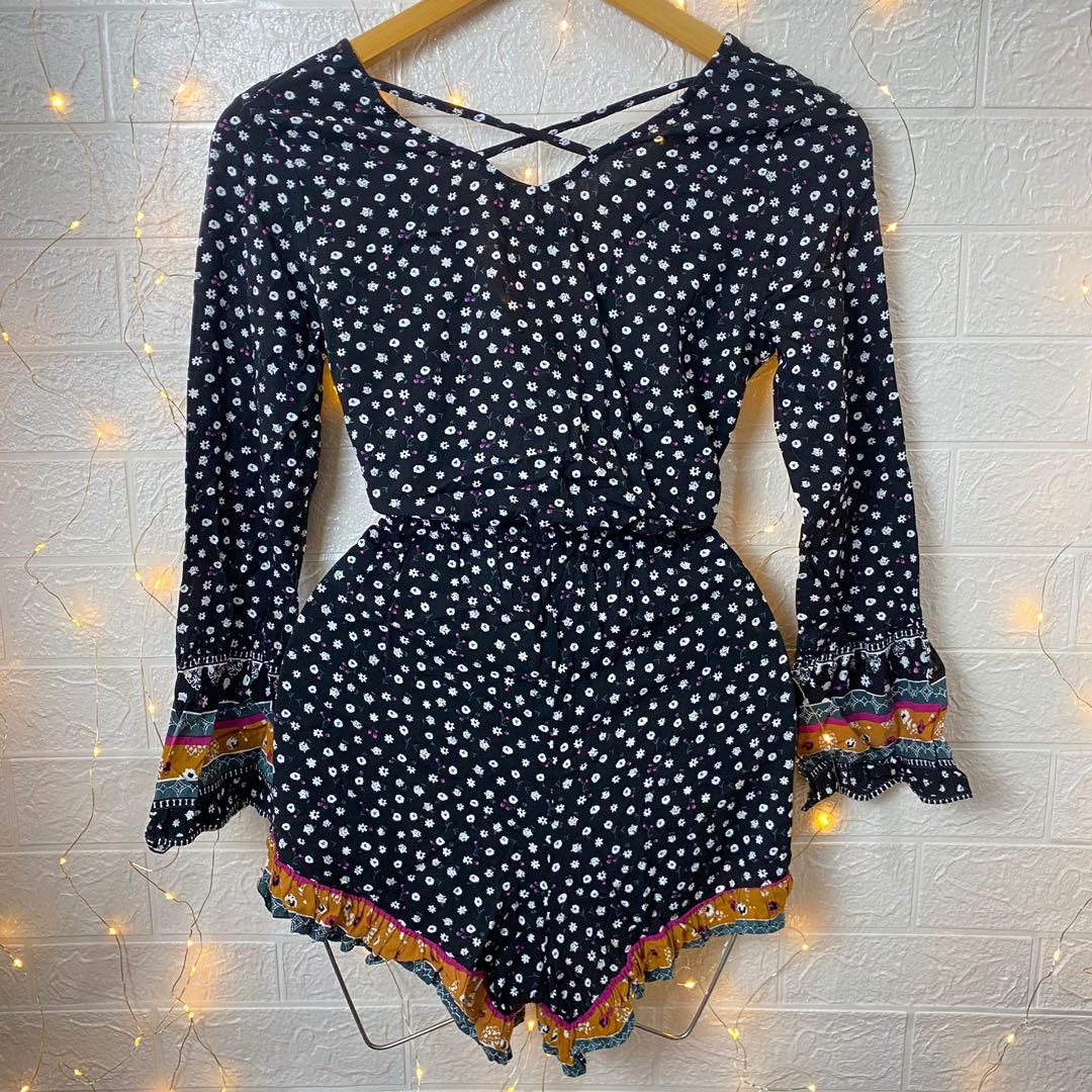 🌸ART CLASS ruffle romper (Category: Rompers) located in Dagupan City. Submitted by branded_forless (Listing ID 1116551591, Image 3). Description: Waistline(inches when laid flat): 24-30 Cotton ✔️ Pockets Buttons ✔️ Garterized✔️ Lining Adjustable strap Stretchable .