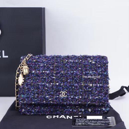 Chanel wallet sales on chain tweed