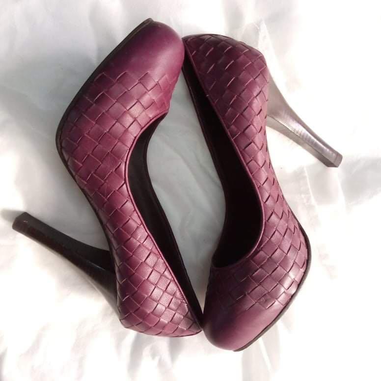 Bottega Veneta Purple Pumps Women S Fashion Footwear Heels On Carousell Bottega Veneta Purple Pumps Women S Fashion Footwear Heels On Carousell