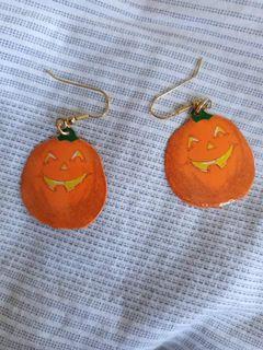 Free pumpkin earrings Mavis Rd and 401
