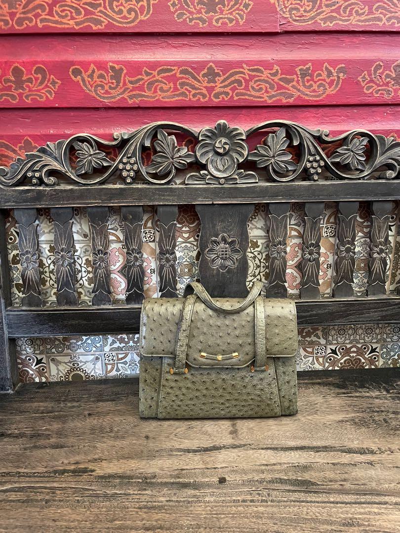 Japan Authentic Ostrich Handbag (Category: Luxury Bags & Wallets) located in Muntinlupa City. Submitted by phbudgetluxuryfinds (Listing ID 1116577308, Image 3). Description: Price slightly negotiable Excellent Condition Suede Lining Authentic from Japan Moss Green Color .