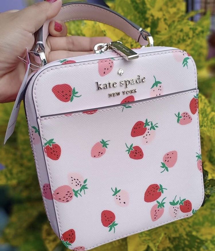 Kate Spade Strawberry Bag (Onhand last pc), Luxury, Bags & Wallets on  Carousell