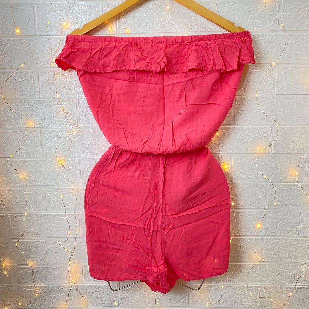🌸LILY MORGAN Tube romper (Category: Rompers) located in Dagupan City. Submitted by branded_forless (Listing ID 1116524954, Image 3). Description: Waistline(inches when laid flat): 30-38 Cotton ✔️ Pockets✔️ Buttons Garterized✔️ Lining Adjustable strap Stretchable✔️.