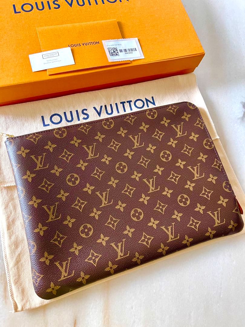 NEW !!Louis Vuitton Etui Voyage GM Sleeve Tech Accessory (Fixed Price),  Luxury, Bags & Wallets on Carousell