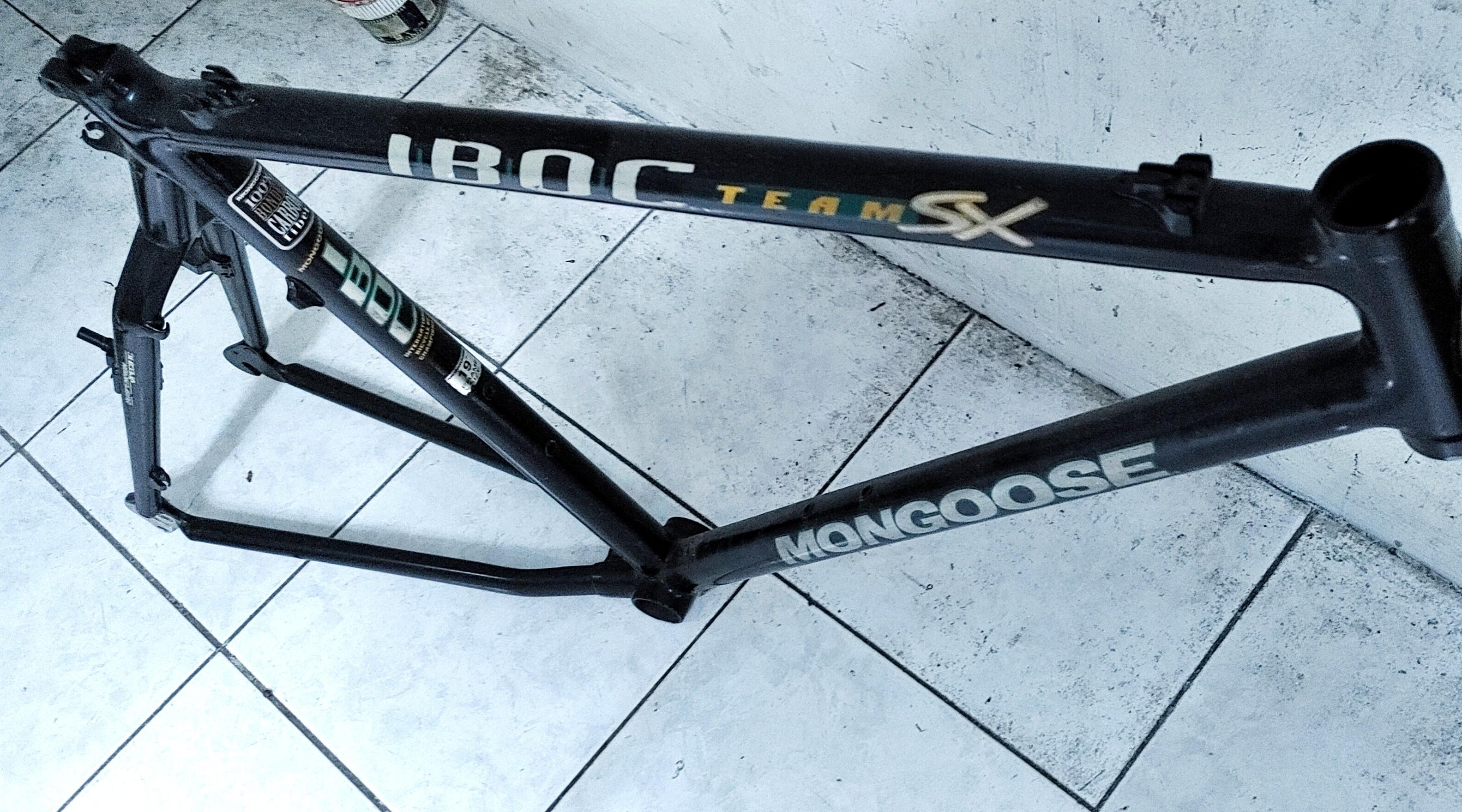Mongoose carbon cheap fiber mountain bike