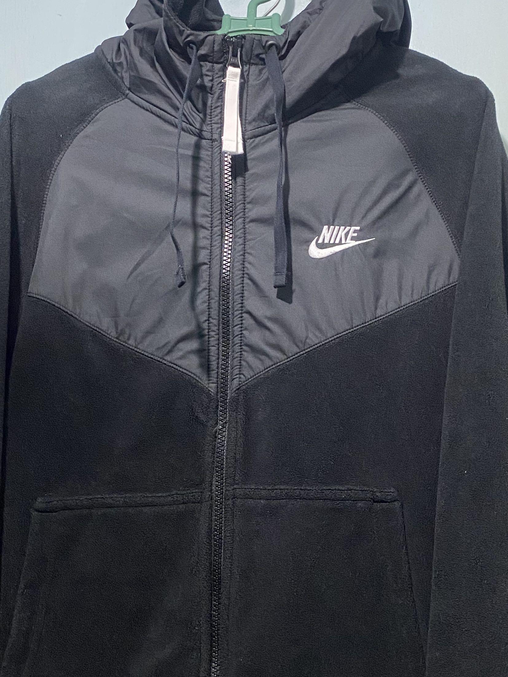 Nike tech fleece semi wind breaker 