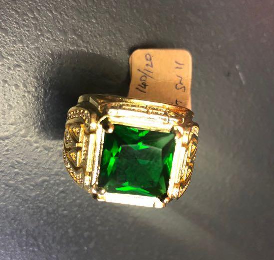 Green stone ring Clearance