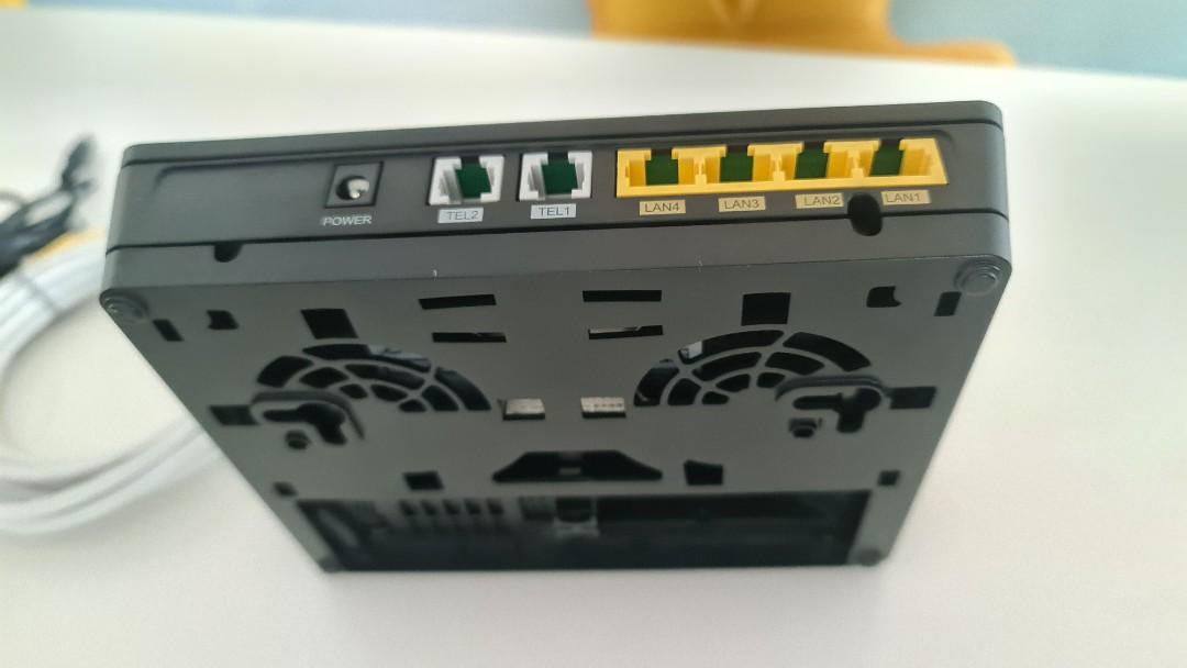 Sogetel Router Singtel Wifi Gigabit Router + Optical Network Router, Computers & Tech ...