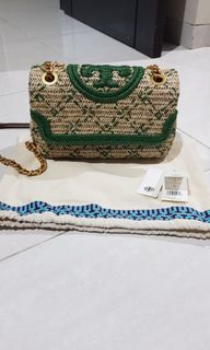 (Kategori: ) berada di . Dikirim oleh devianamarissa (ID iklan 1116560802, Gambar 1). Deskripsi: .