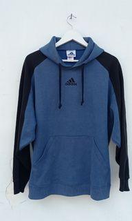 VINTAGE Adidas Center