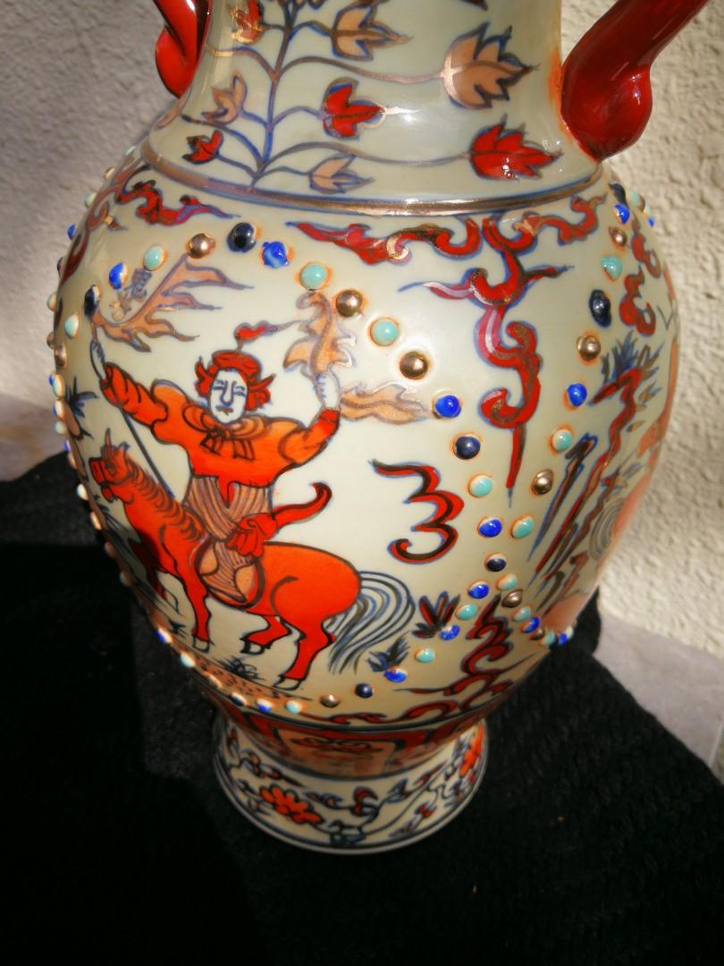 大明成化年制花瓶，五彩人物故事晝非常精致，明代工藝非常美丽。