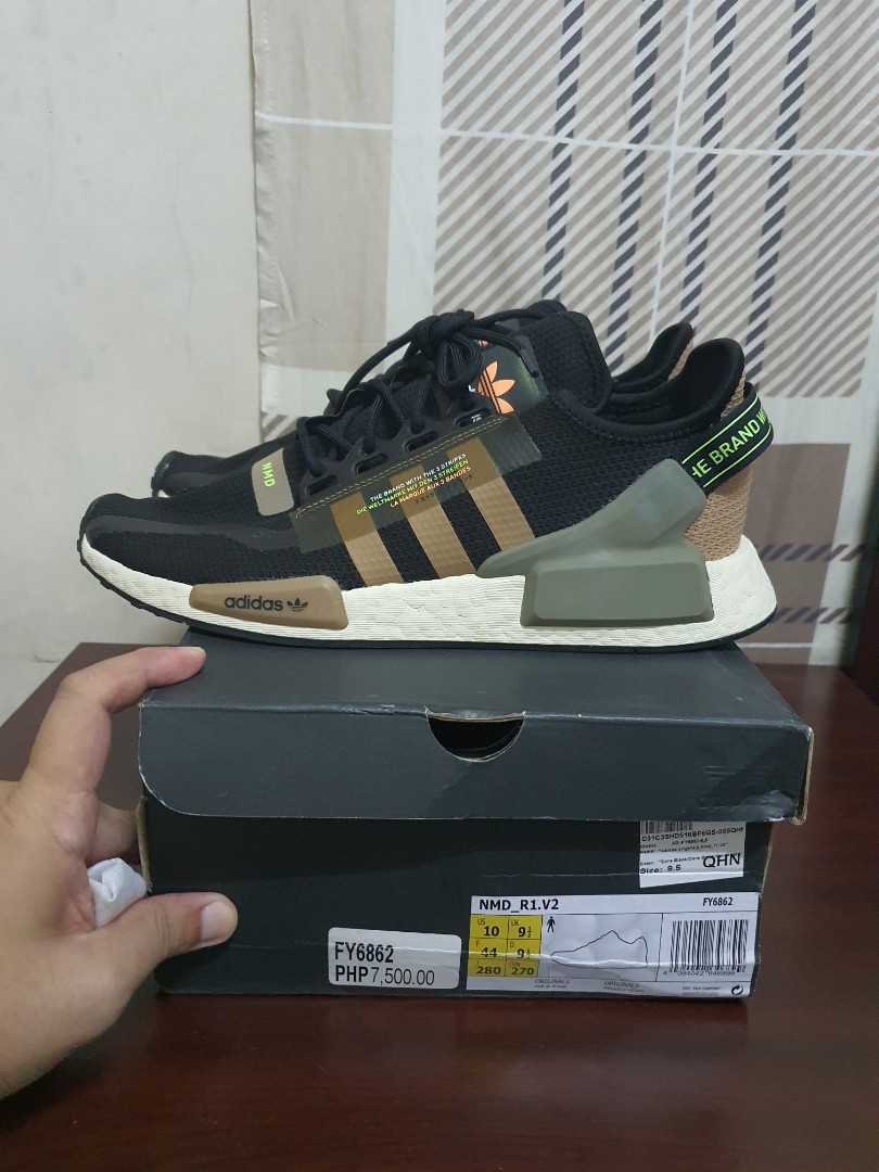 Adidas NMD R1 V2, Men's Fashion, Footwear, Sneakers on Carousell