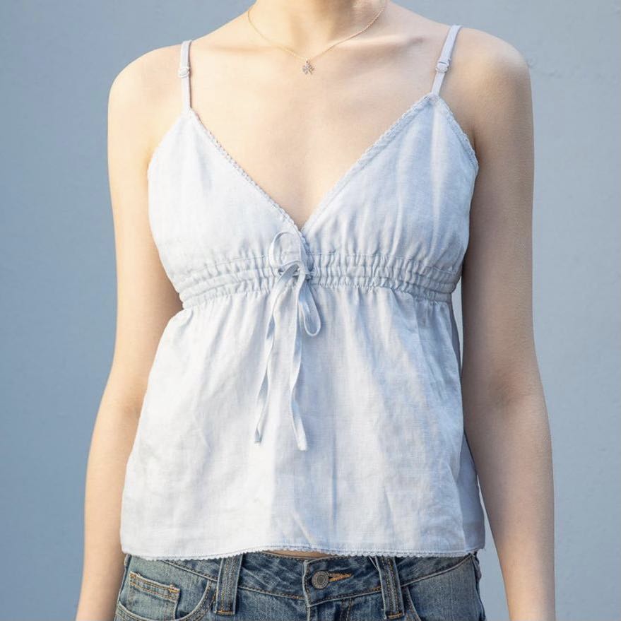 Brandy Melville White Floral Lace Eyelet Edith Tank Top, Women's Fashion,  Tops, Sleeveless on Carousell
