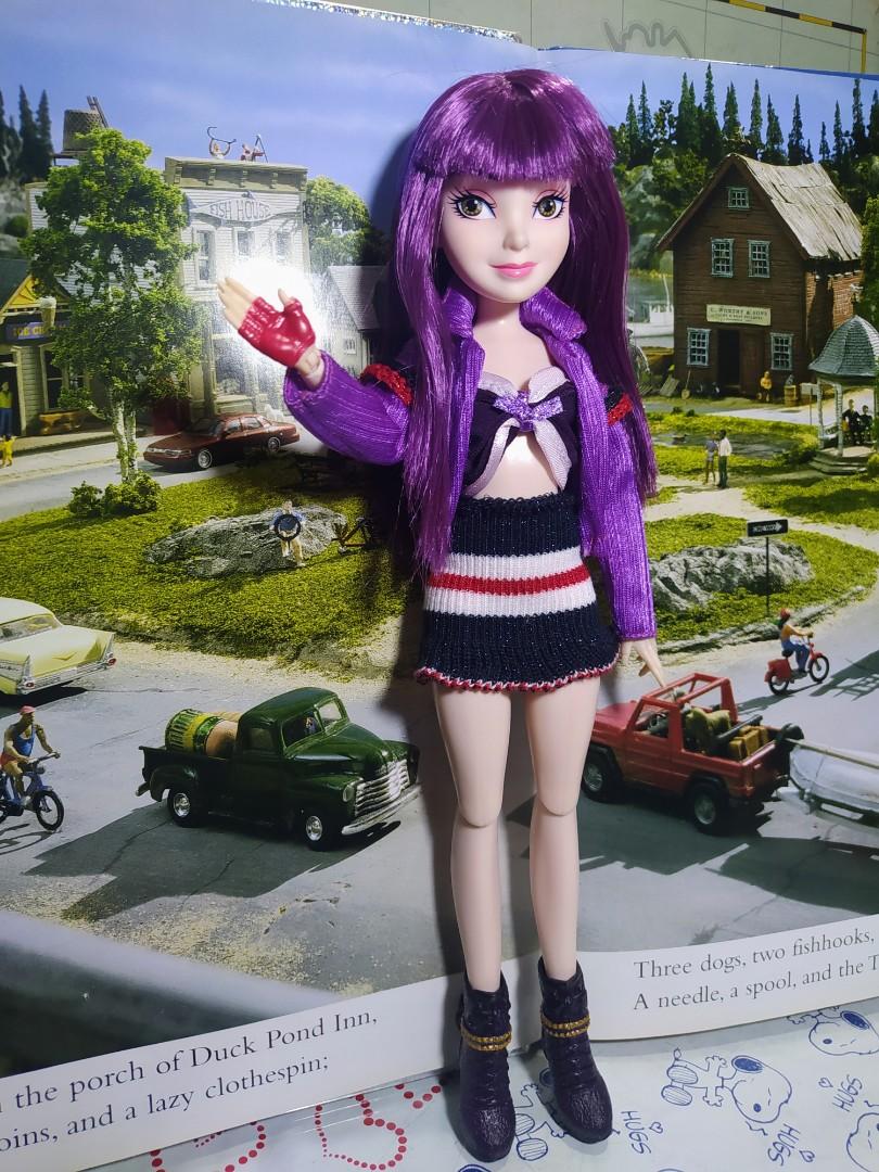 Descendants sales doll house