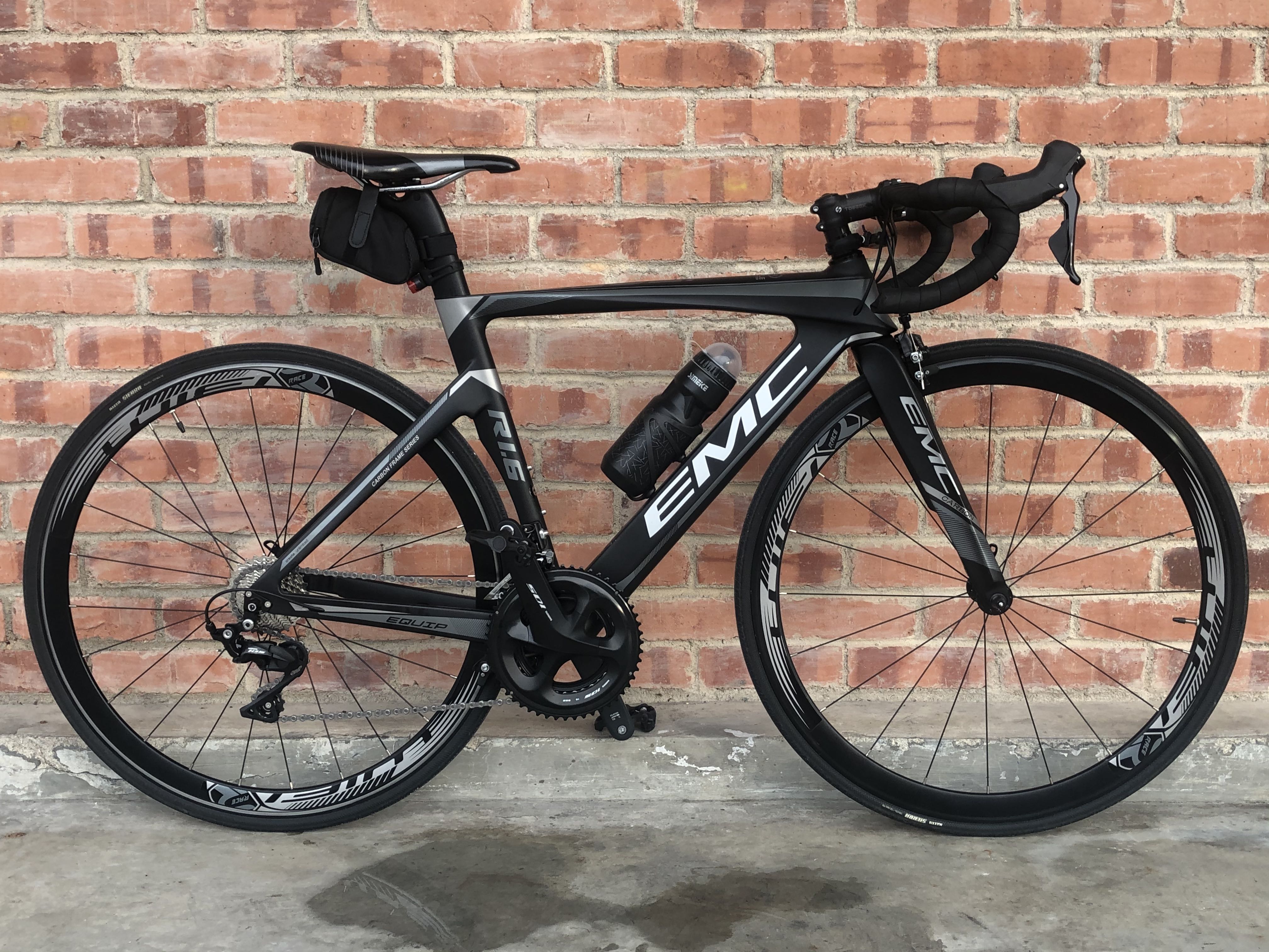 EMC Road Bike Carbon with New Shimano 105 R7000 Groupset Sports