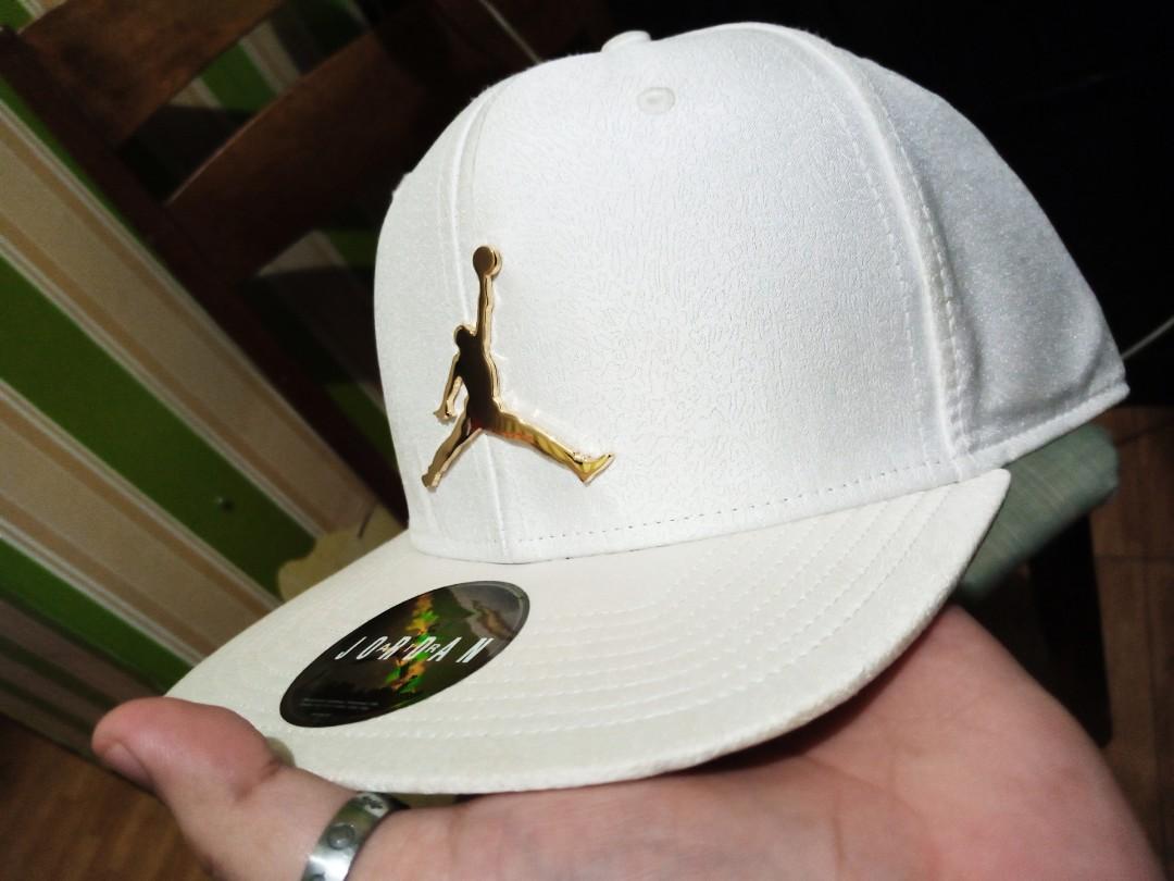 Gold hotsell jordan hat