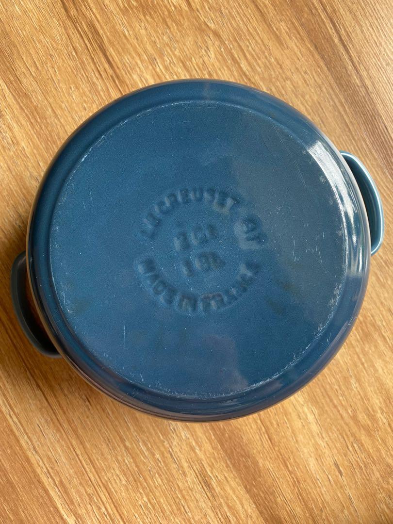 ORIGINAL LE CREUSET MARINE 18CM, Furniture & Home Living, Kitchenware
