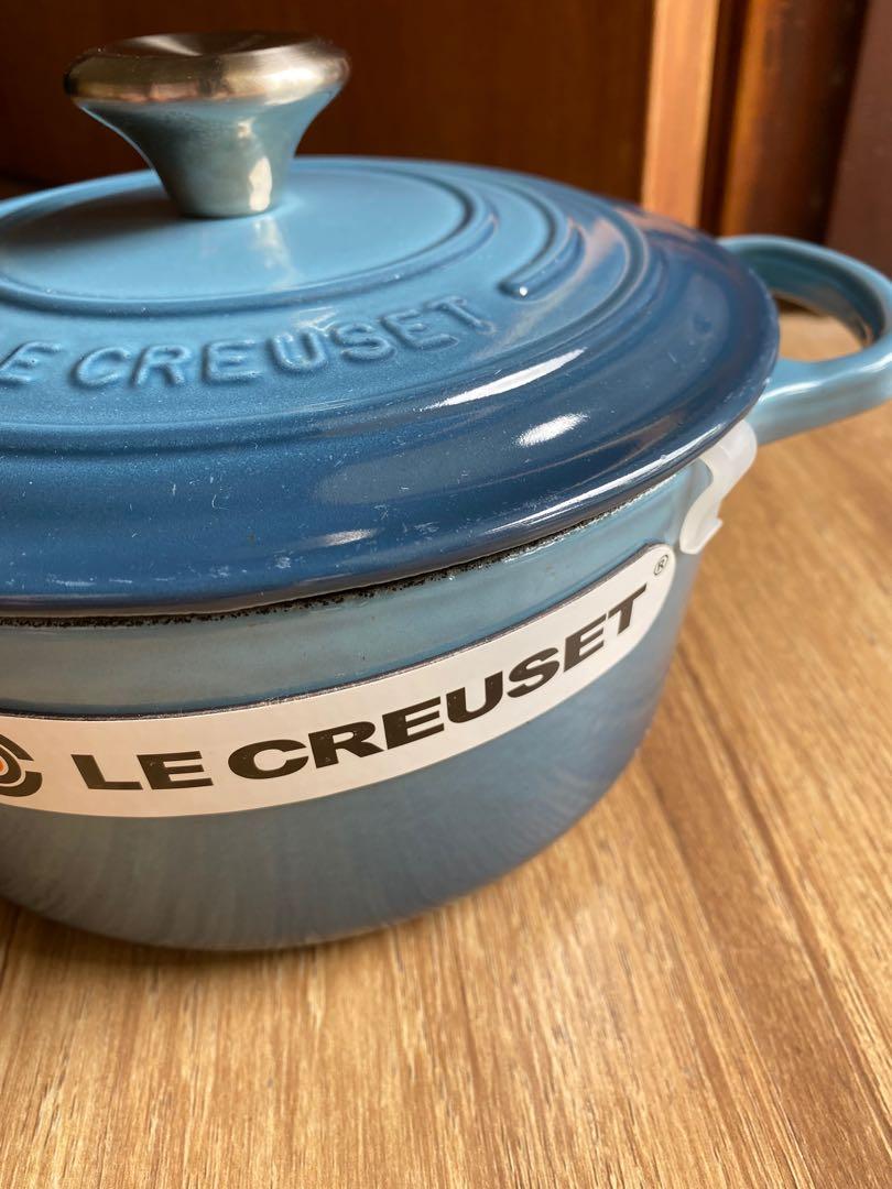 ORIGINAL LE CREUSET MARINE 18CM, Furniture & Home Living, Kitchenware