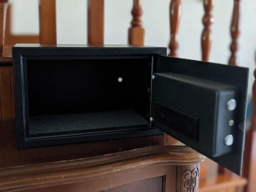 Sentry Safe Electronic Lock Lined Safe, Furniture & Home Living