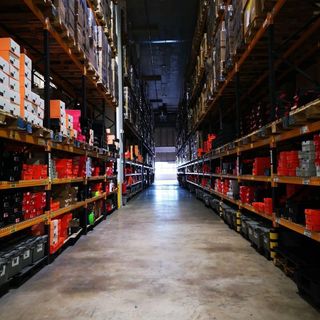 SNEAKER / APPAREL CONSIGNMENT, Men's Fashion, Footwear, Sneakers on ...