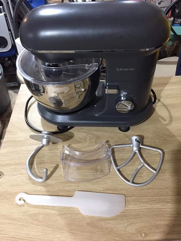 Stirling Diecast Stand Mixer, Furniture & Home Living, Kitchenware