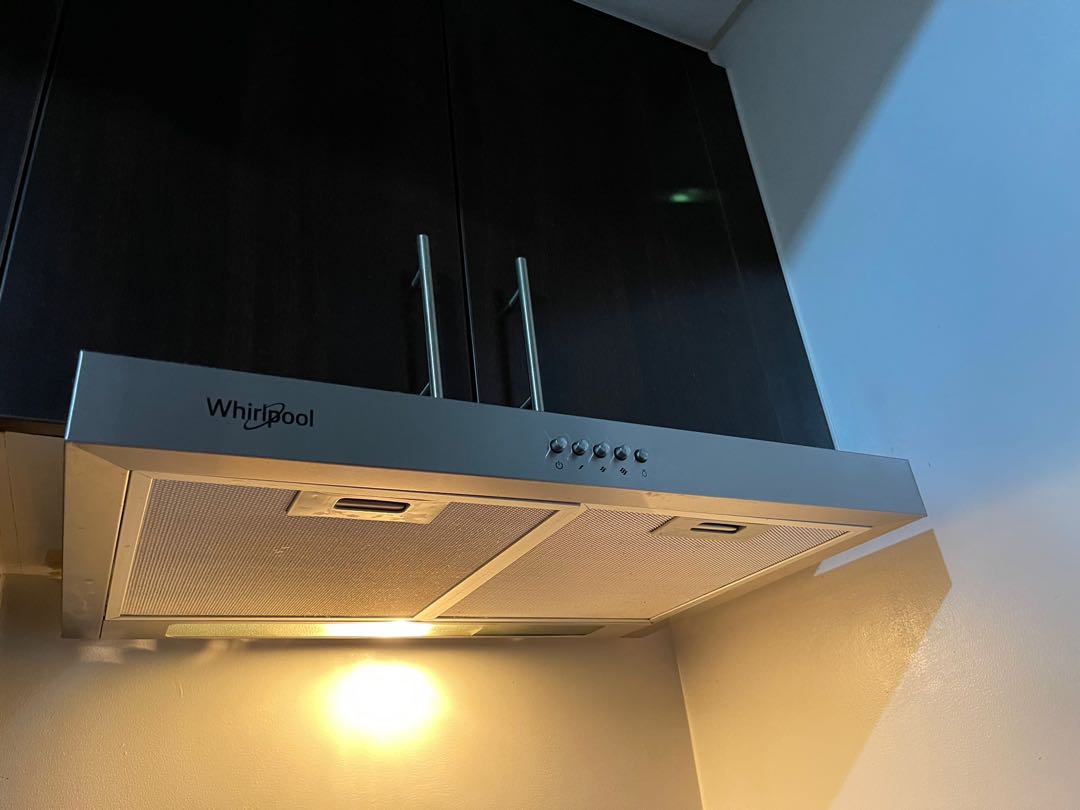 Whirlpool Range Hood AKR628 IX on Carousell