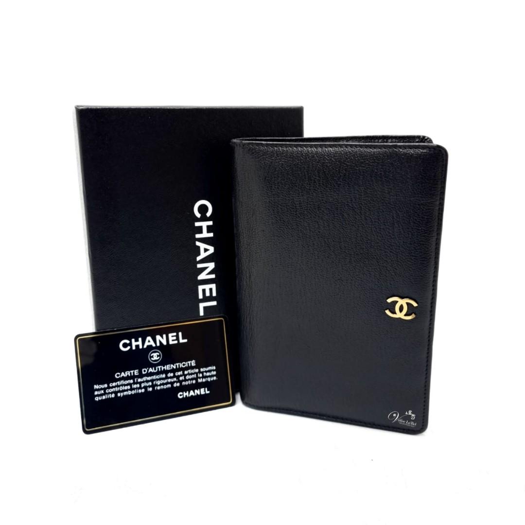 100% Authentic Chanel Bifold Wallet, Luxury, Bags & Wallets on Carousell