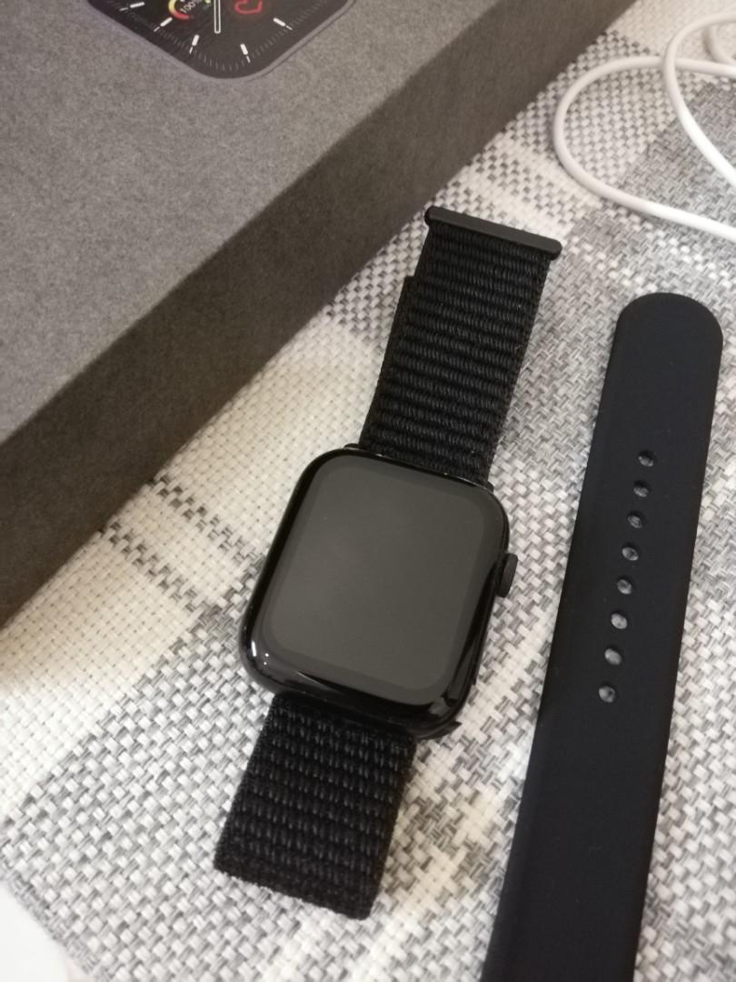 Red dial apple watch deals