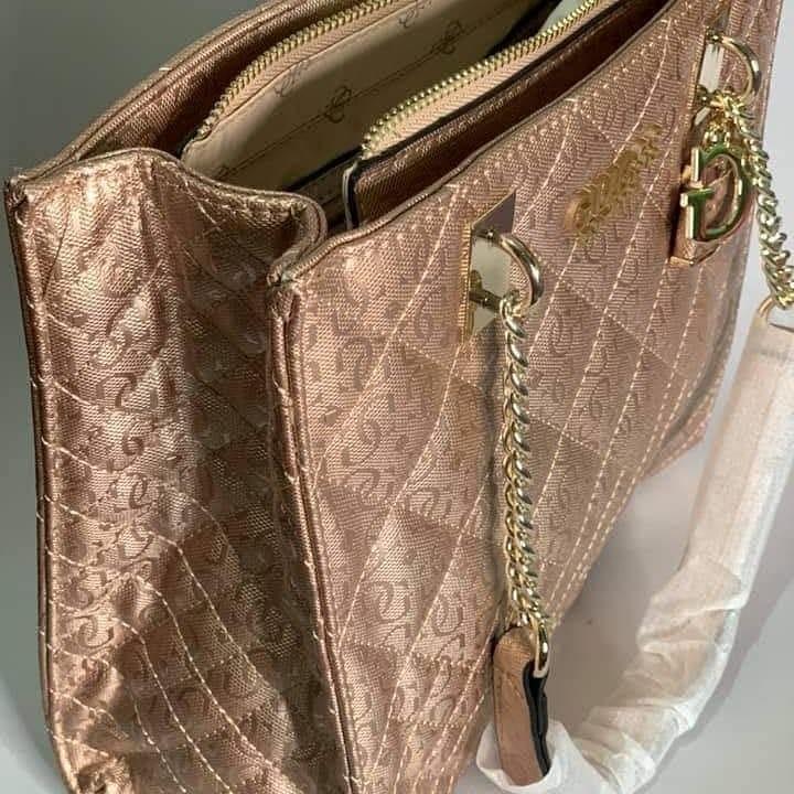 Guess deals shannon tote