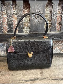 (Category: ) located in . Submitted by phbudgetluxuryfinds (Listing ID 1116770189, Image 1). Description: .