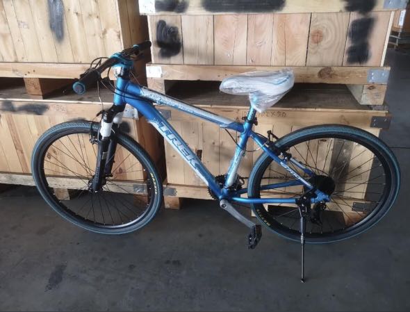 Trek 3700 26” electric blue aluminium 