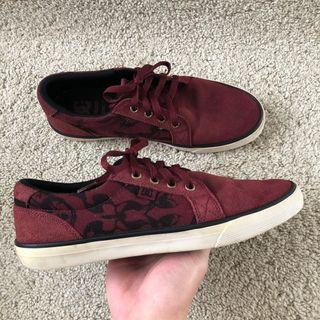 dc skate shoes size 10