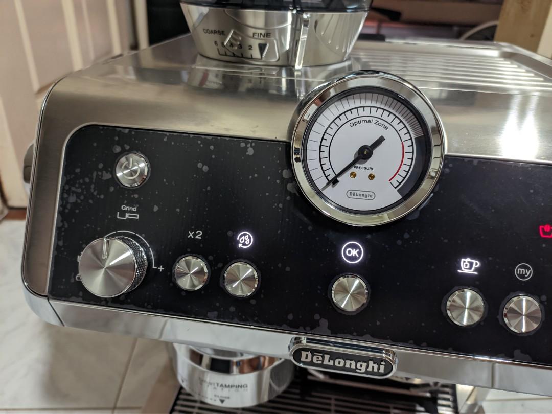 Delonghi La Specialista Pump Espresso Coffee Machine EC9335.M, TV