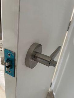 Door Knob & Lock Replacement