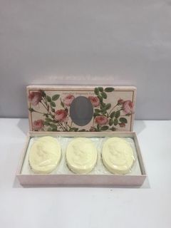 (Category: ) located in . Submitted by redgiftshop (Listing ID 1116716277, Image 1). Description: .