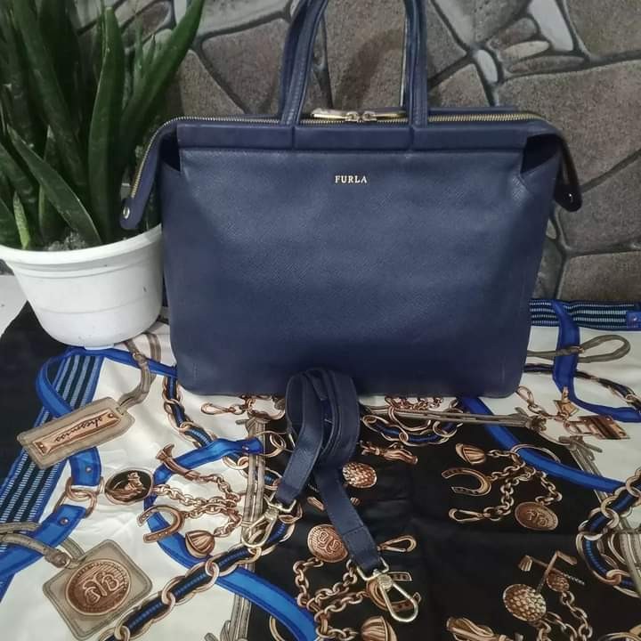 FURLA MADE IN BULGARIA Fesyen Wanita Tas Dompet di Carousell